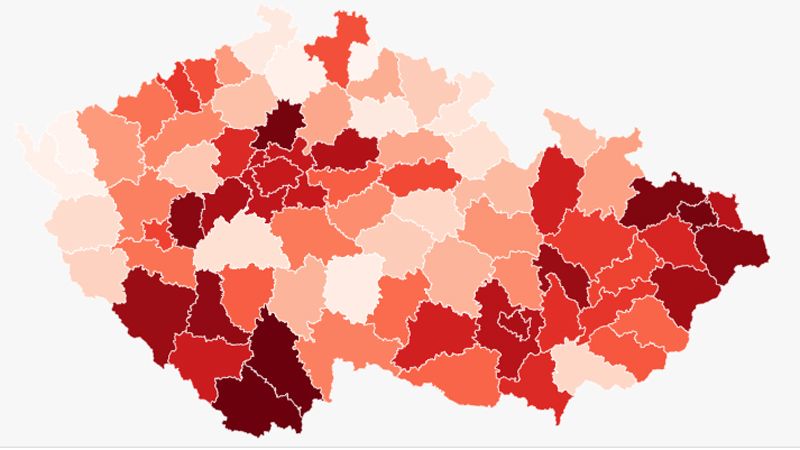 Covidová mapa opět tmavne, nejhorší je situace na jihu Čech a severu Moravy